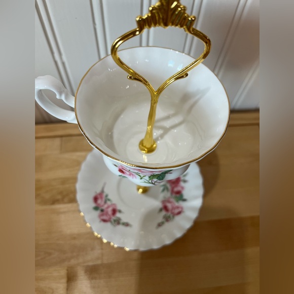 Vintage Tea Cup/ Saucer Stand - Picture 2 of 7